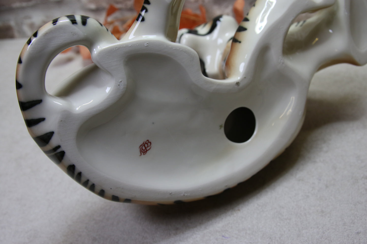 Lomonosov Iso Tiikeri figuuri