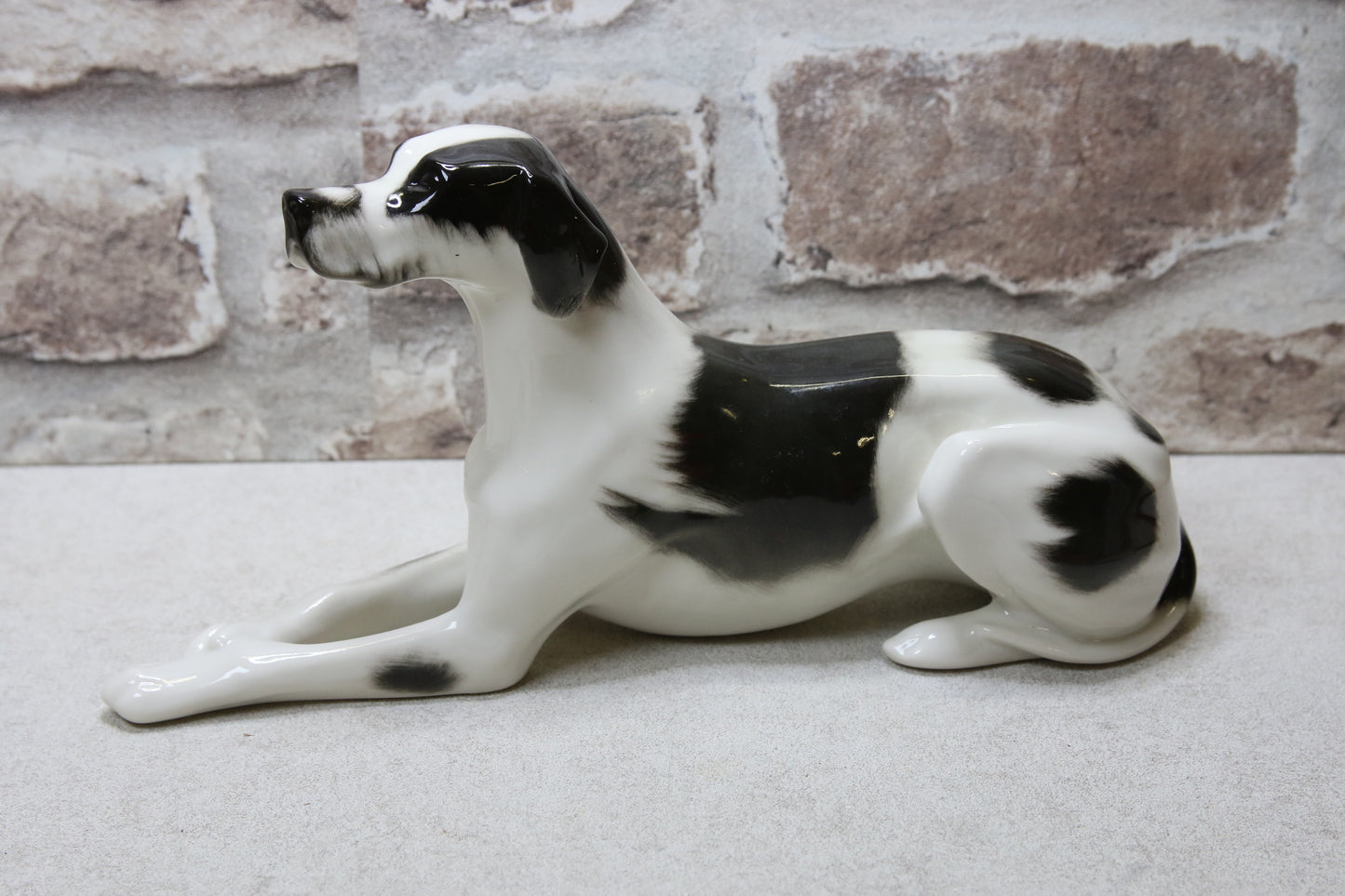 Lomonosov Pointteri koira figuuri