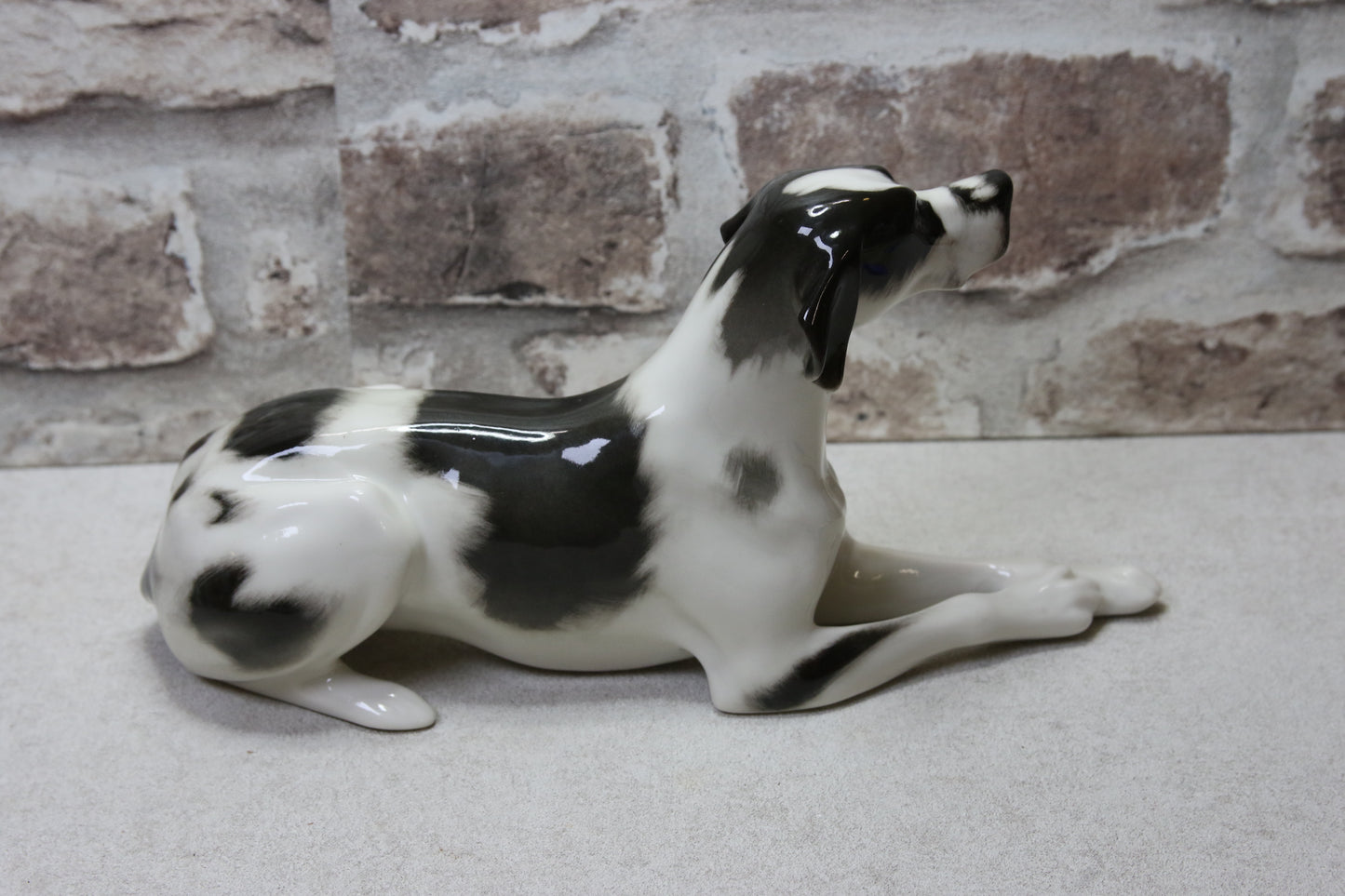 Lomonosov Pointteri koira figuuri