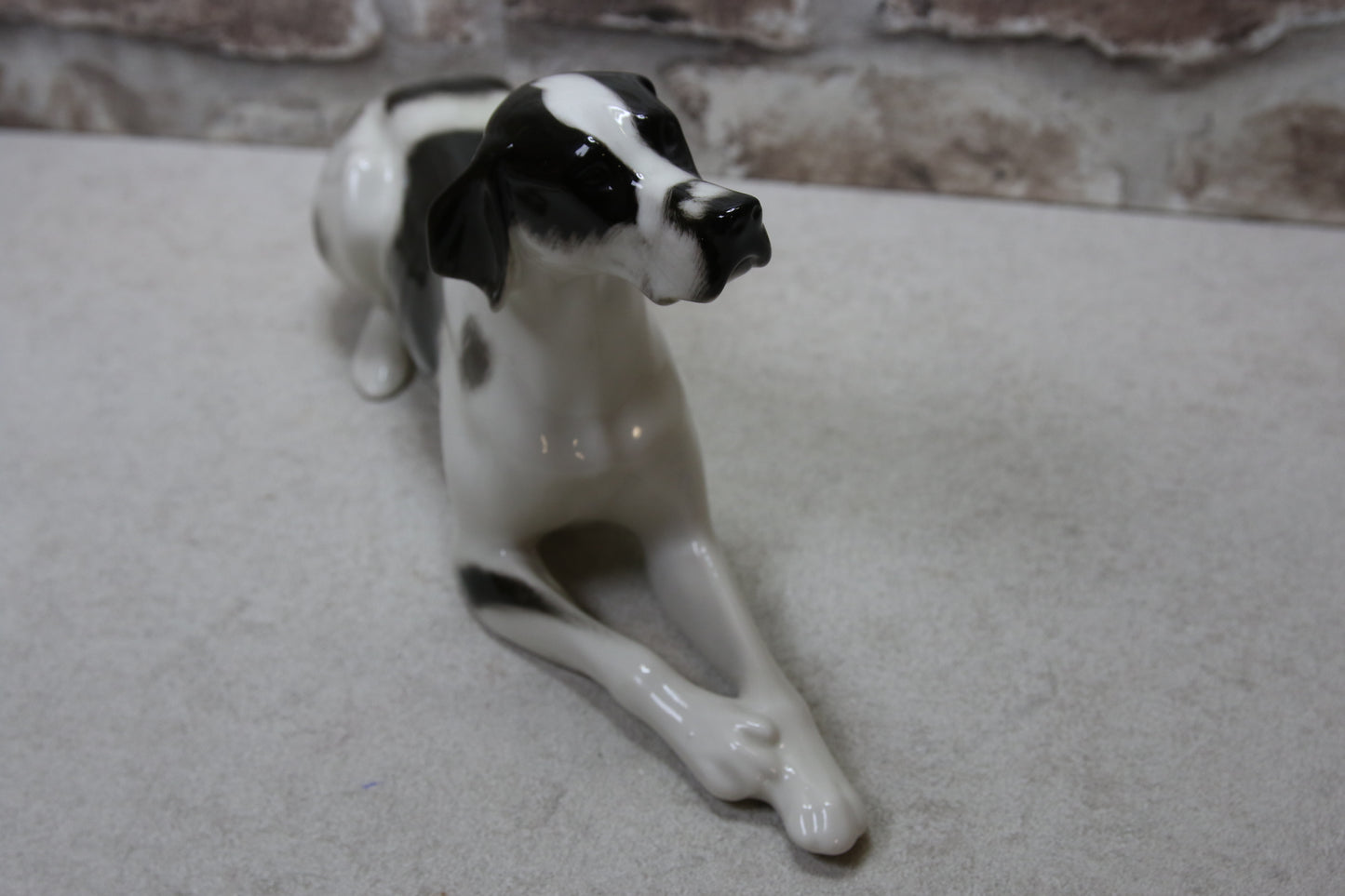 Lomonosov Pointteri koira figuuri