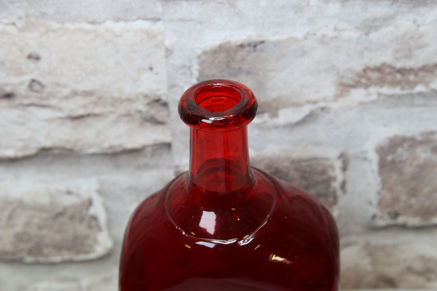 Riihimäen lasi Punainen lasipullo