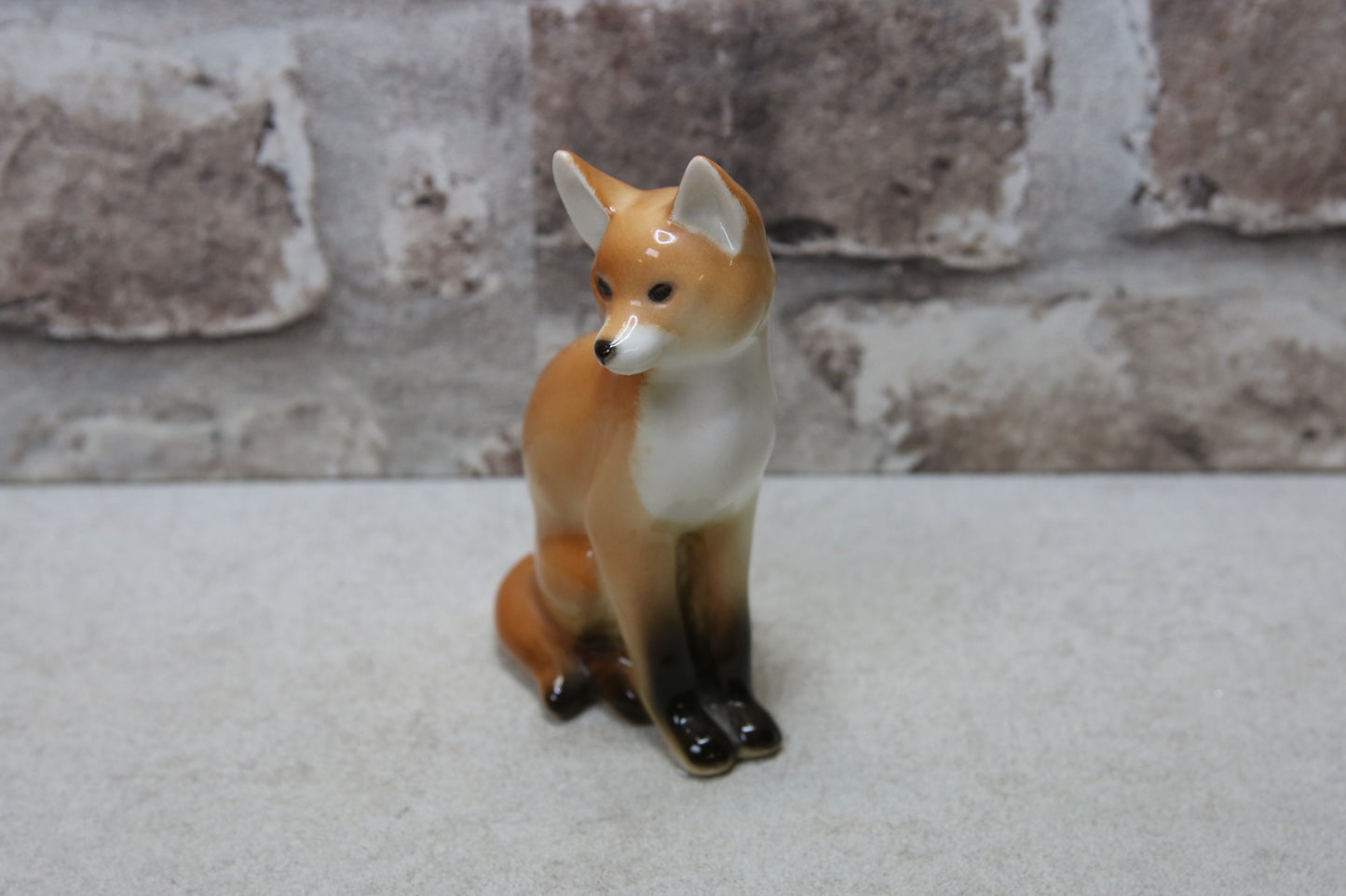 Lomonosov Kettu Figuuri