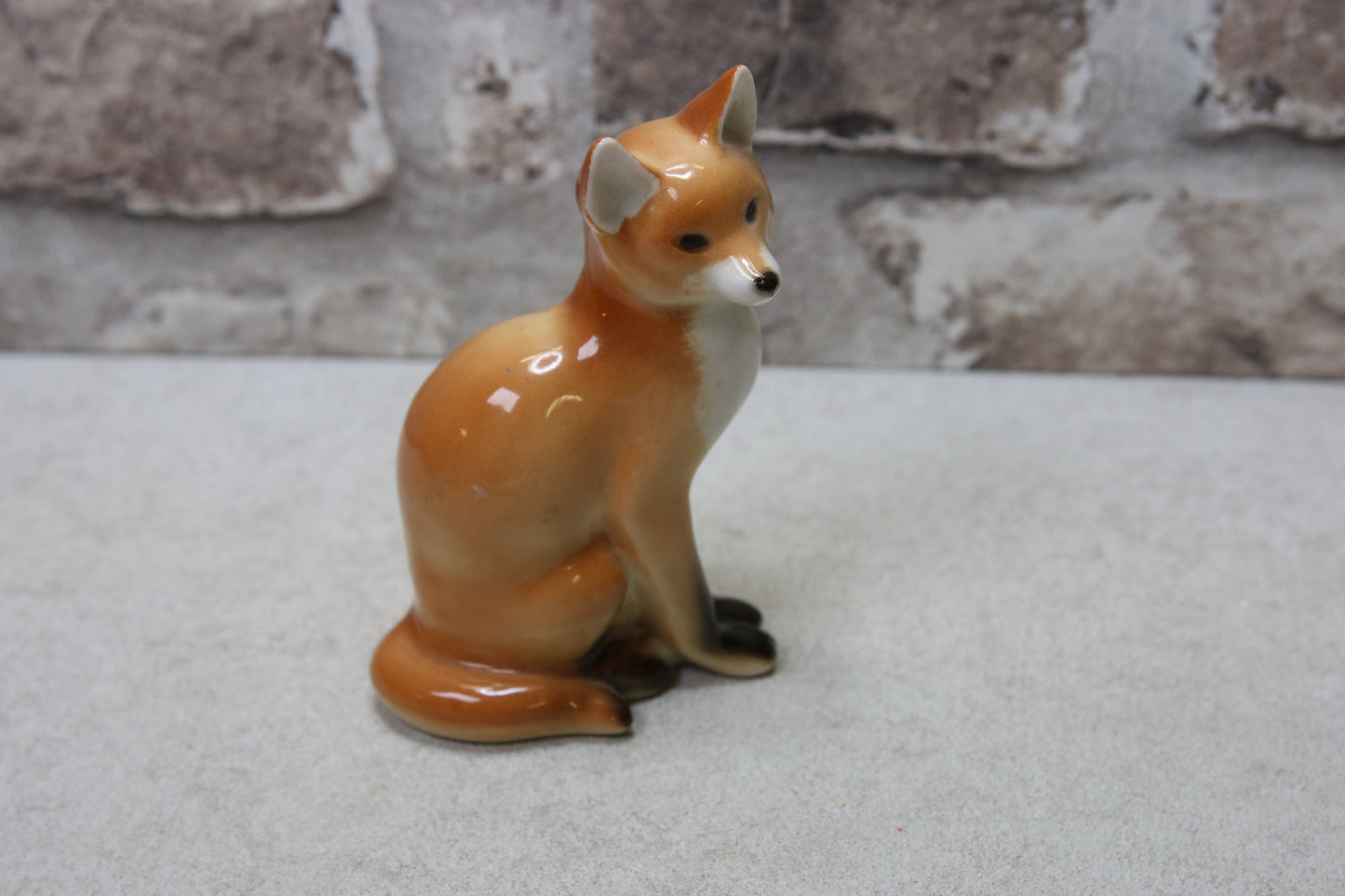 Lomonosov Kettu Figuuri