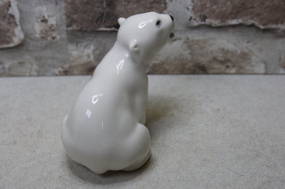 Lomonosov Jääkarhun poikanen