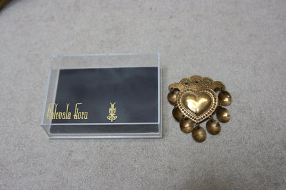 Kalevala Koru Suolasydän rintaneula rasialla Germund Paaer