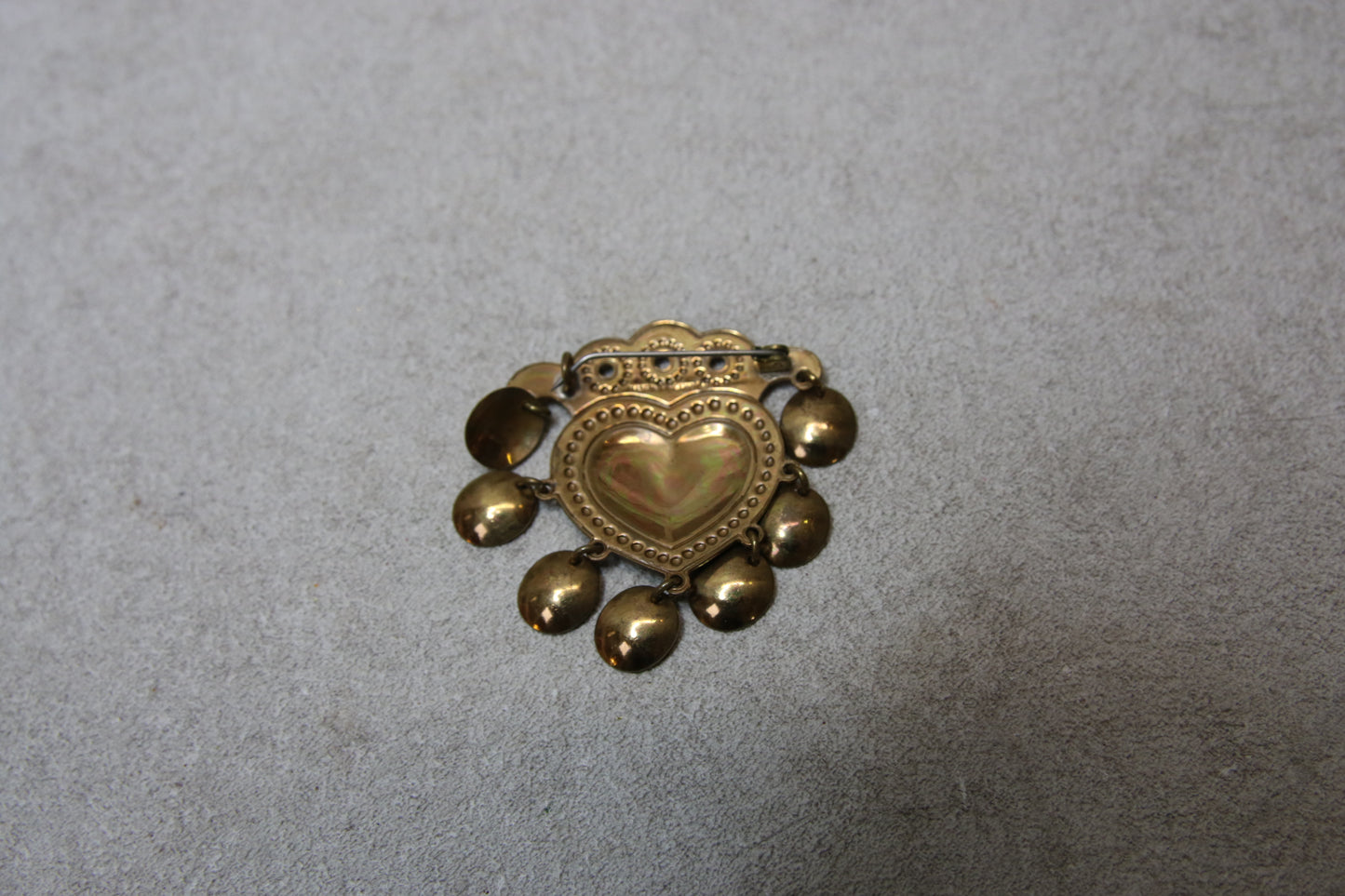 Kalevala Koru Suolasydän rintaneula rasialla Germund Paaer