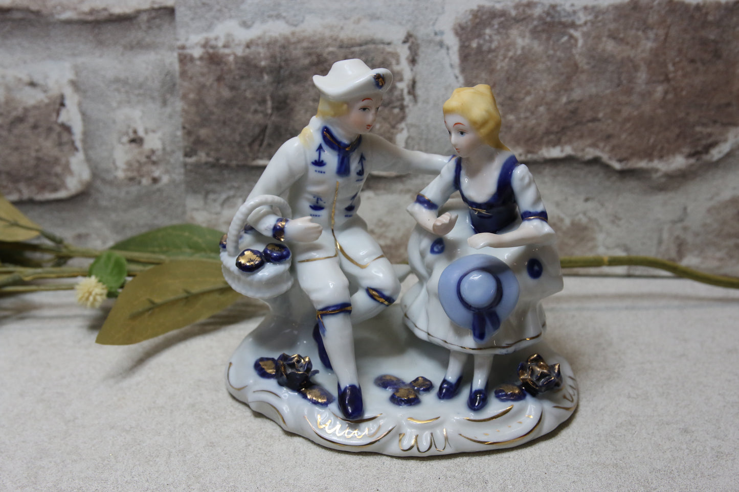 Mies ja nainen patsas