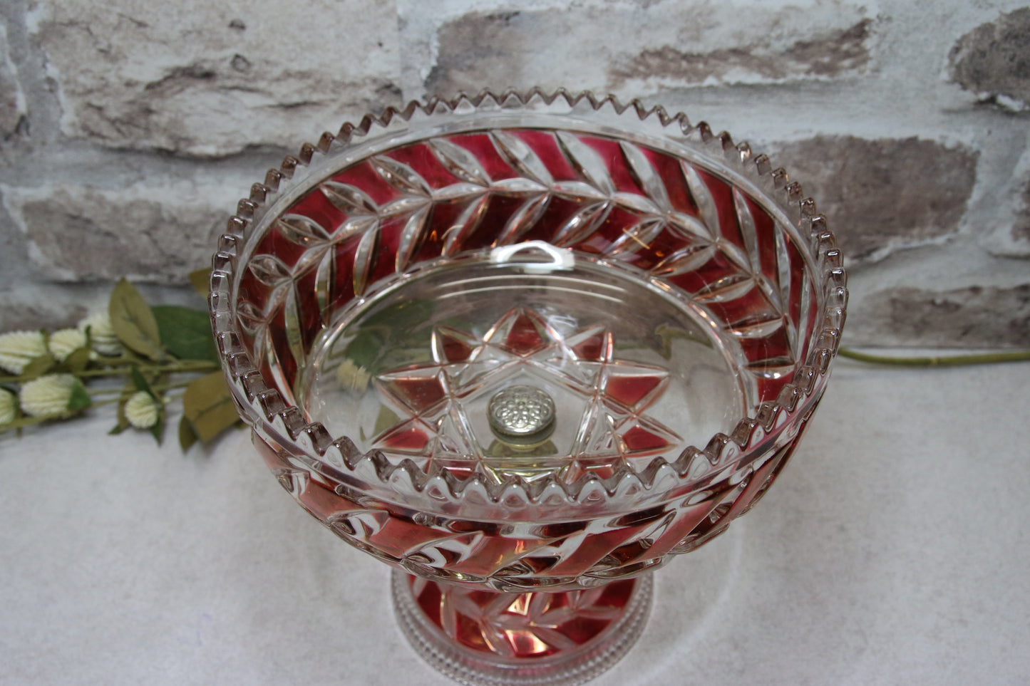 Jalallinen Malja Puna-kulta-kirkas