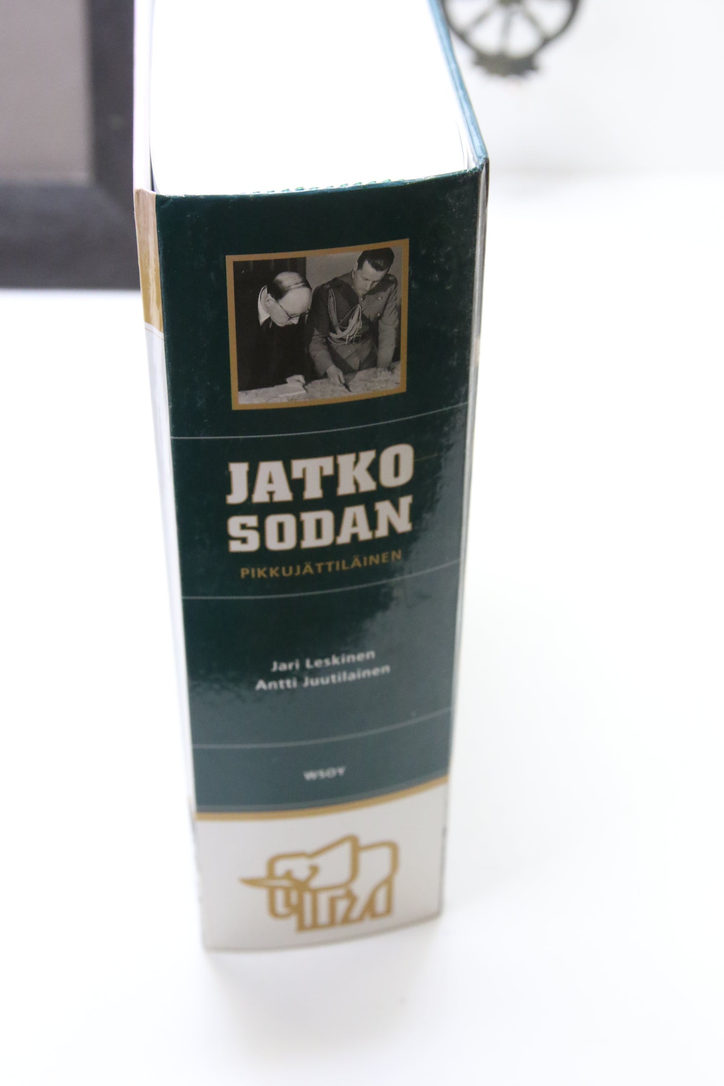 Jatkosodan Pikkujättiläinen kirja