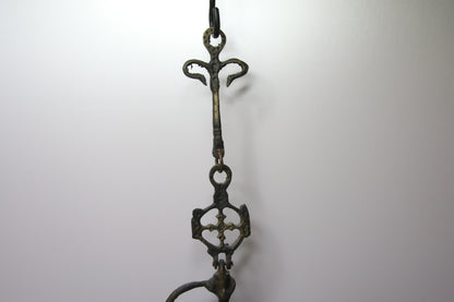 Bysanttilaistyylinen valurauta seinäkynttelikkö