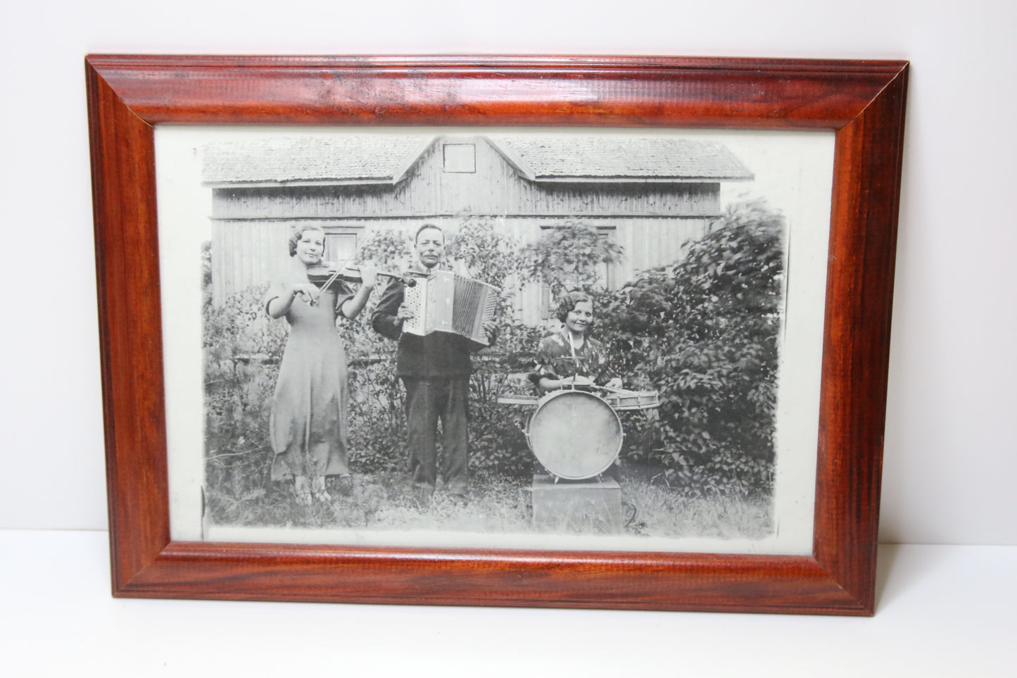 Vanha paperikuva orkesterista