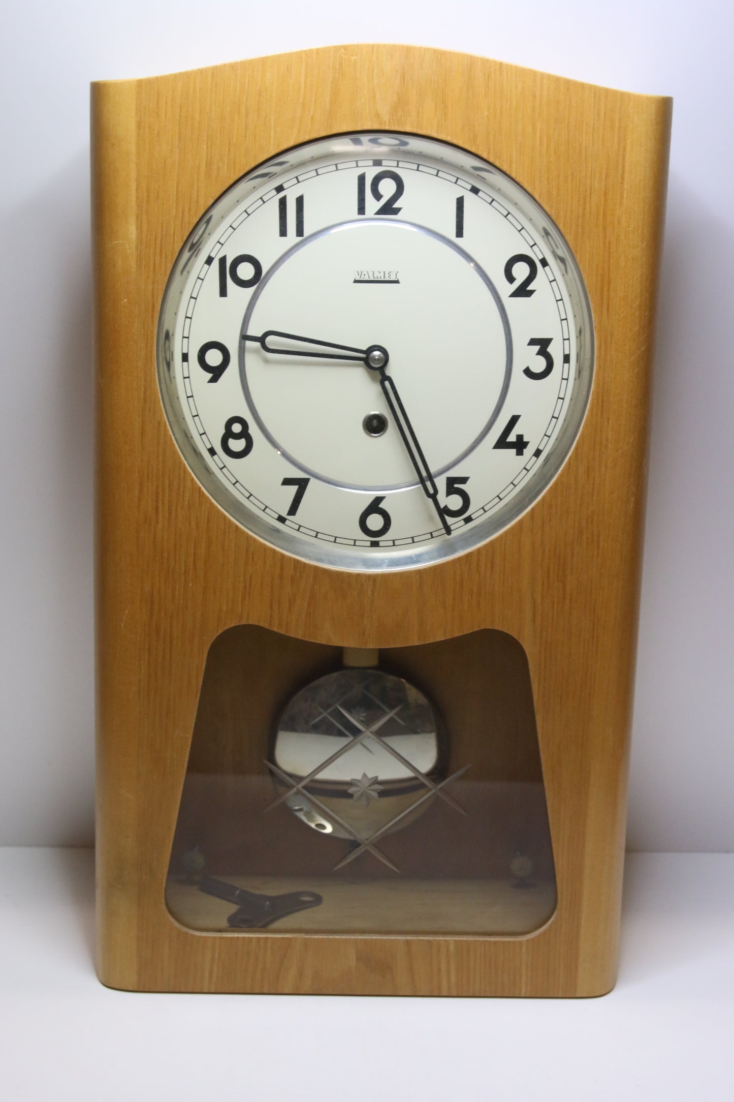 Valmet seinäkello