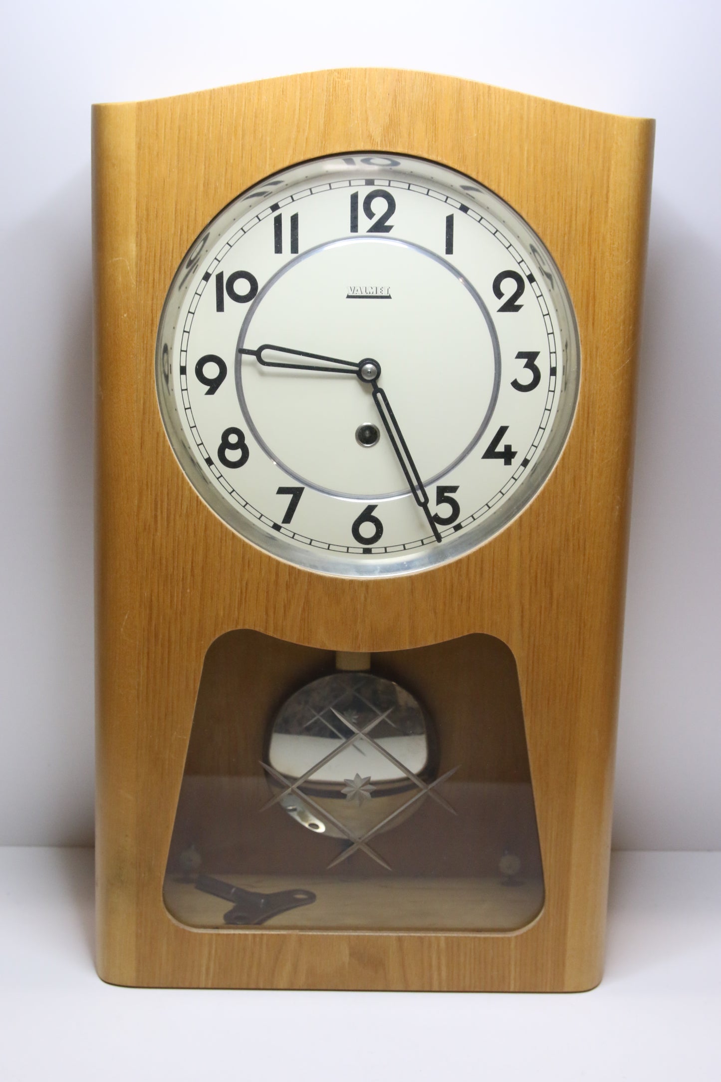 Valmet seinäkello