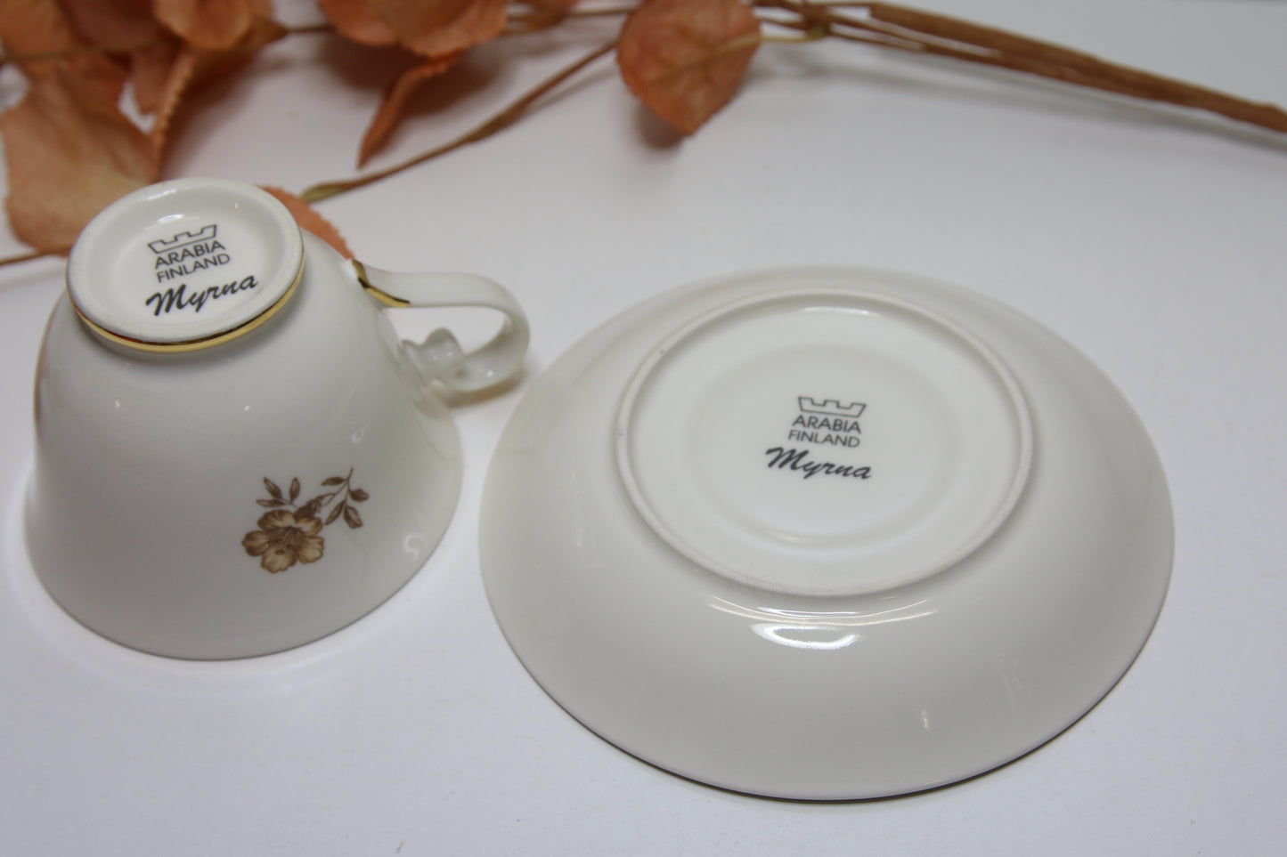 Arabia Myrna kahvikuppi Olga Osol