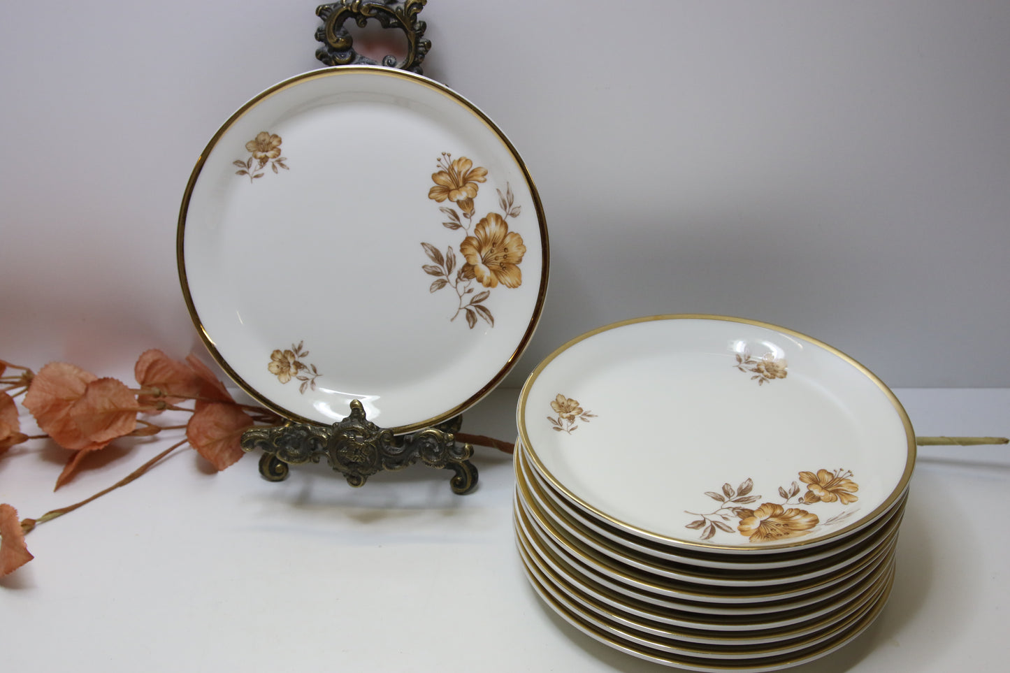 Arabia Myrna leipälautanen Olga Osol