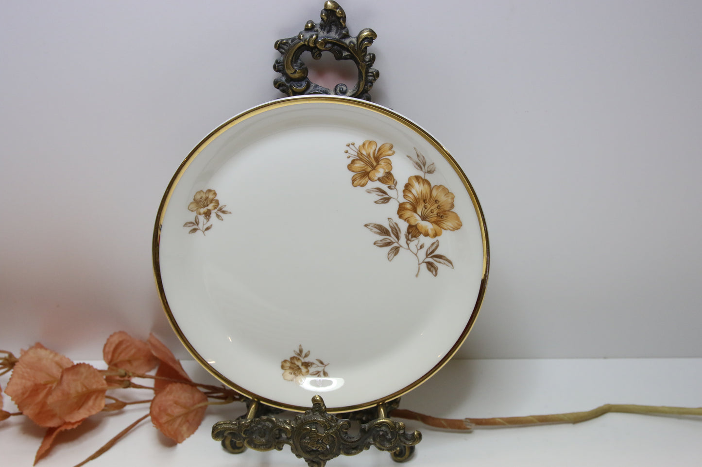 Arabia Myrna leipälautanen Olga Osol