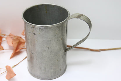 Mittakannu peltinen 1l