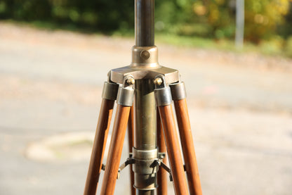 Boknäs Tripod Lattiavalaisin