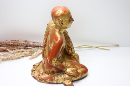 Buddha veistos/patsas puuta