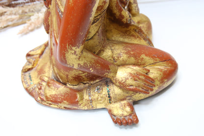Buddha veistos/patsas puuta