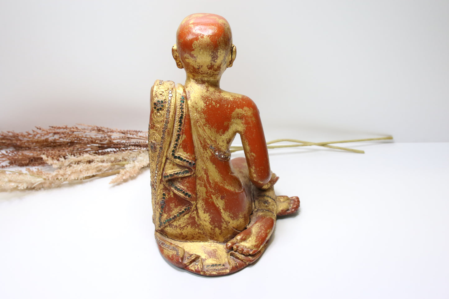 Buddha veistos/patsas puuta