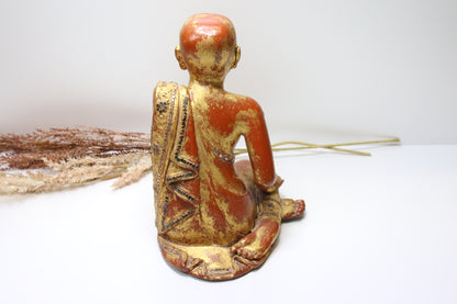 Buddha veistos/patsas puuta