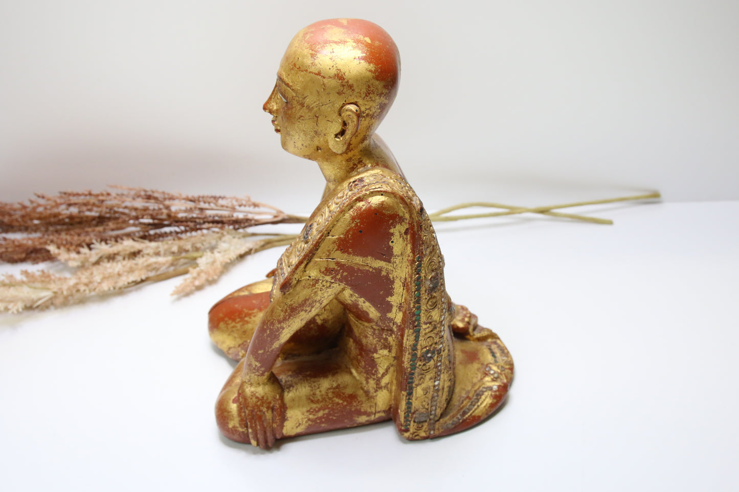 Buddha veistos/patsas puuta