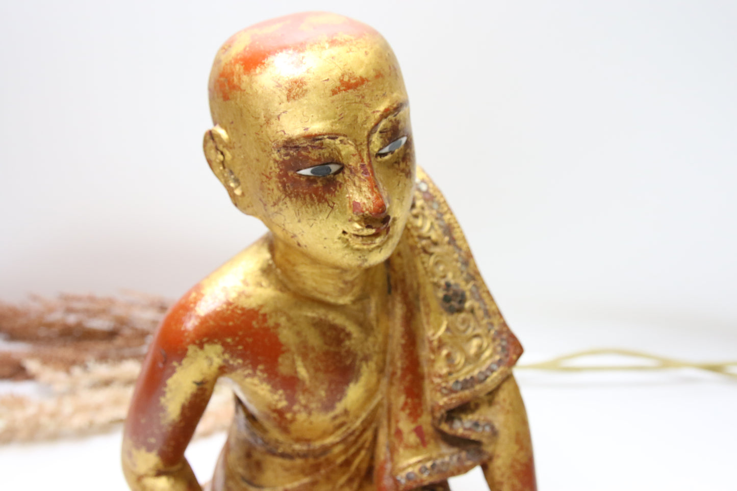 Buddha veistos/patsas puuta