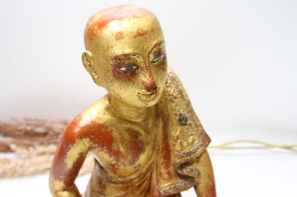 Buddha veistos/patsas puuta