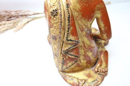 Buddha veistos/patsas puuta