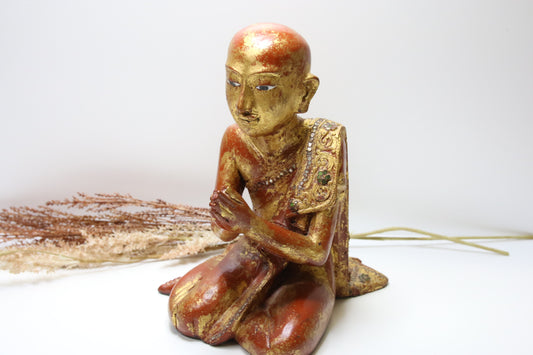 Buddha veistos/patsas puuta