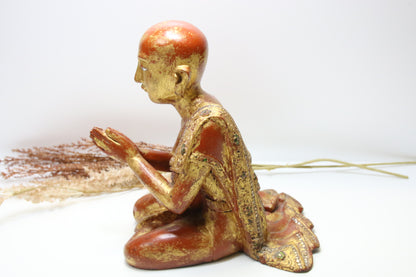 Buddha veistos/patsas puuta