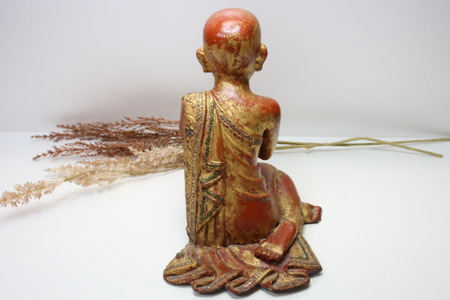 Buddha veistos/patsas puuta