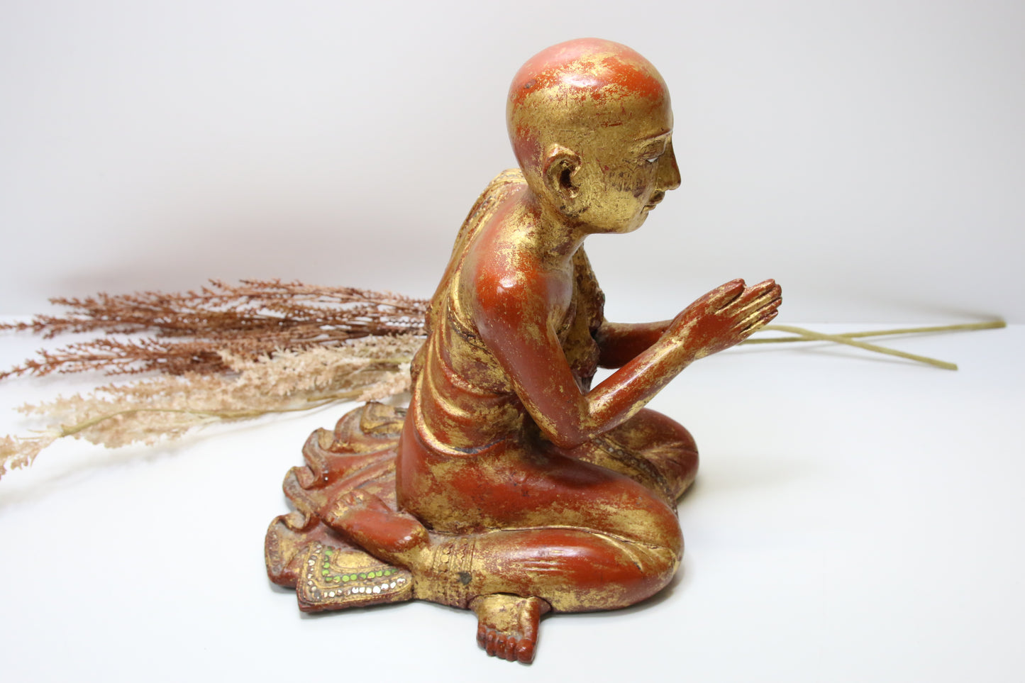 Buddha veistos/patsas puuta