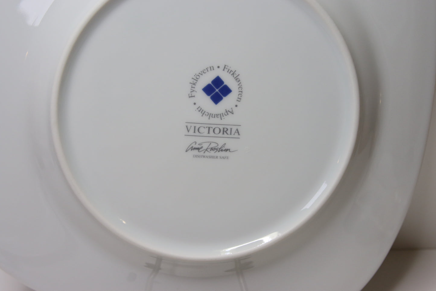 Apilanlehti Victoria Lautanen Anne Rooslin