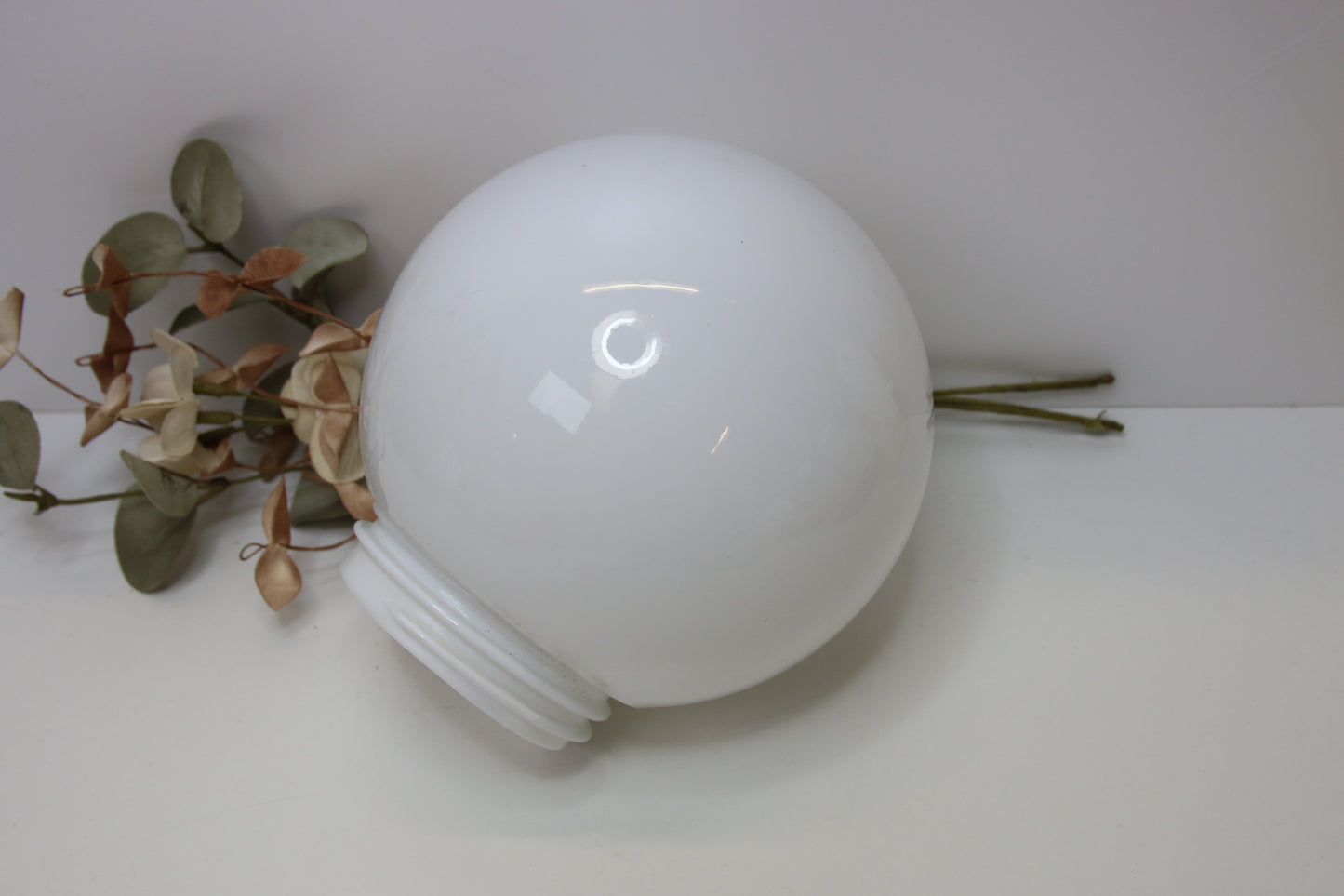 Lampun kupu opaalilasia