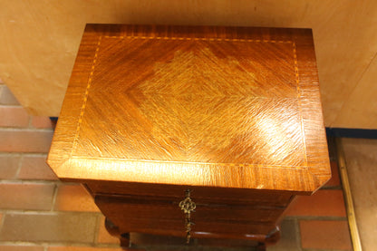 Pikkulipasto antiikintyylinen