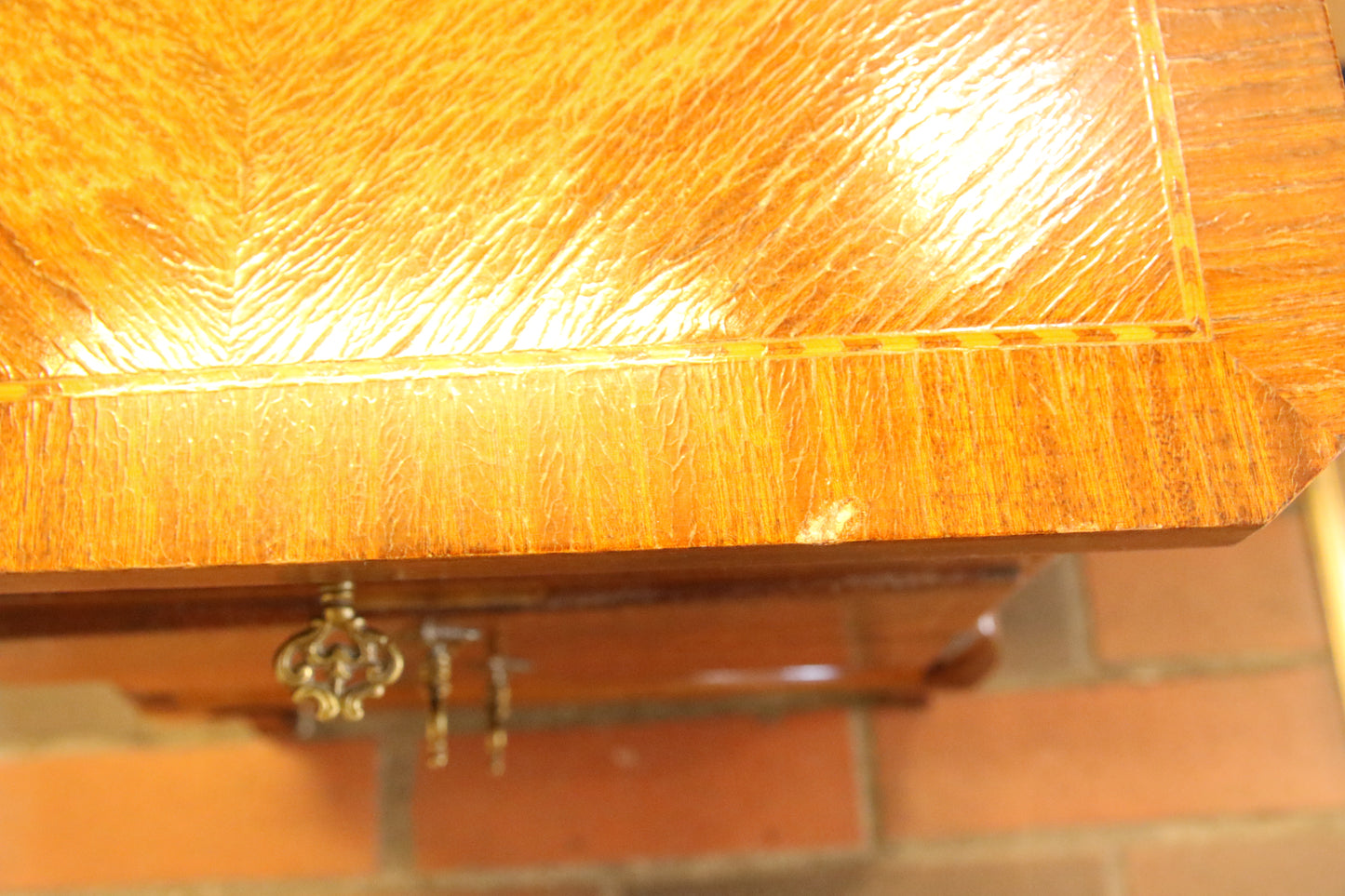 Pikkulipasto antiikintyylinen