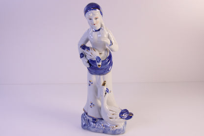Figuuri Nainen ja joutsenet