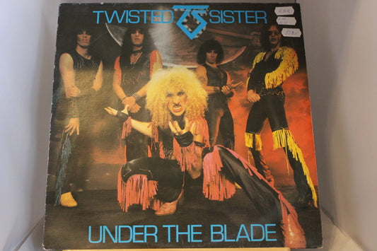 Twisted Sister Under the blade lp-levy