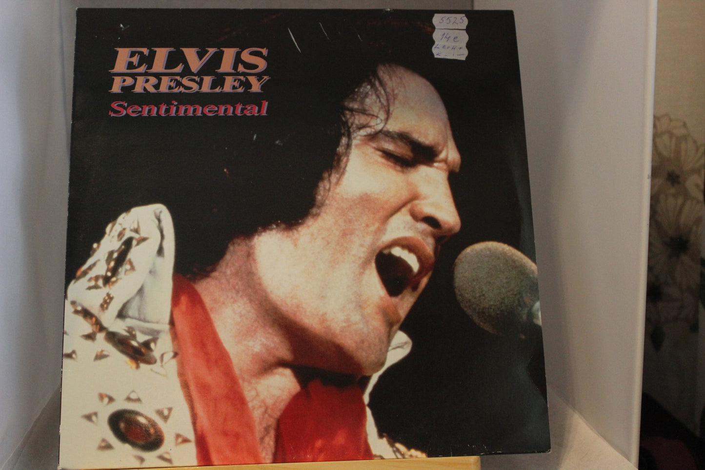 Elvis Presley Sentimental lp-levy