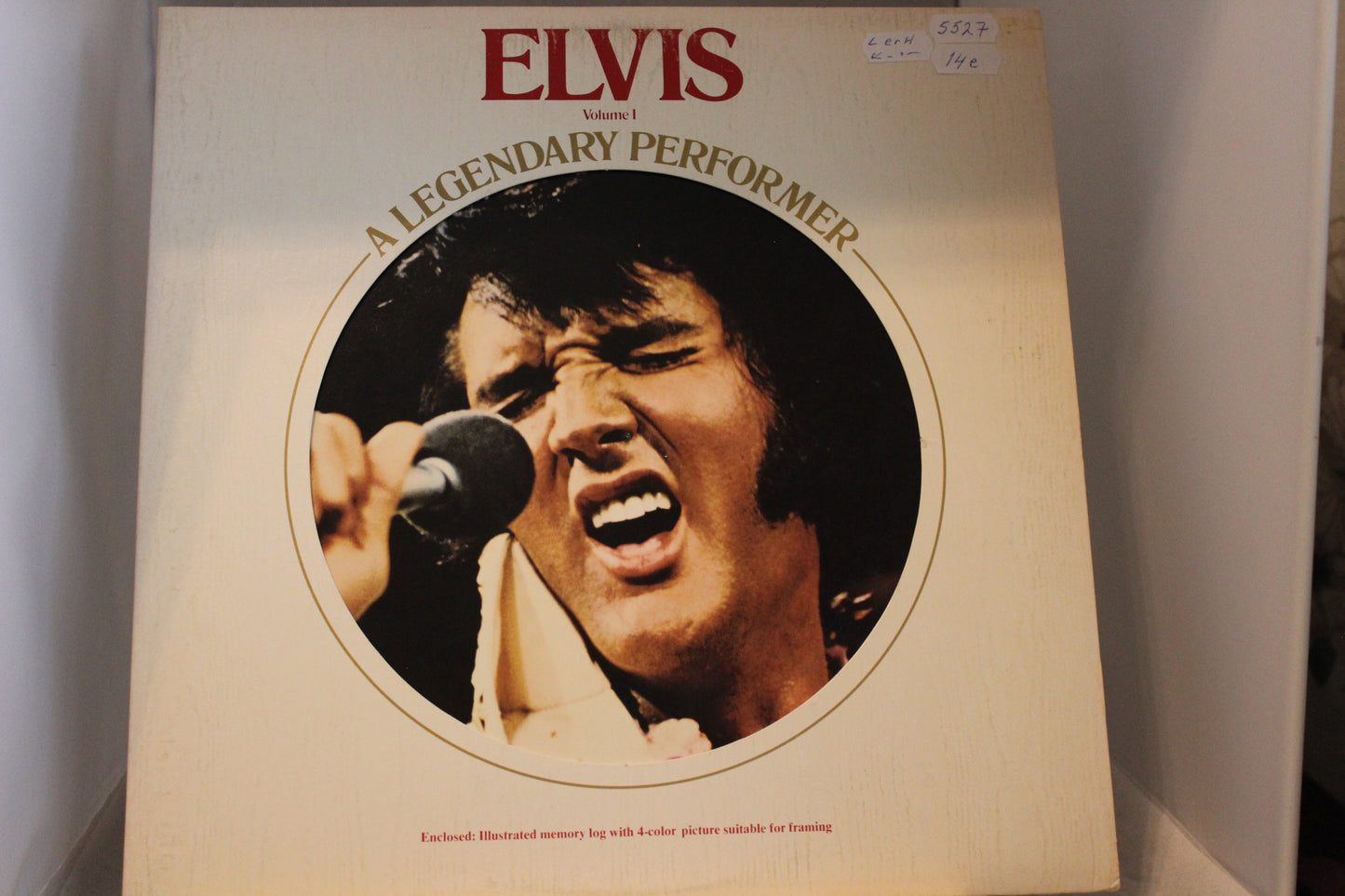 Elvis Presley a legendary performer volume 1 lp-levy