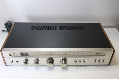 Akai AA - 810 Viritinvahvistin - Asadon AarteetVahvistimet