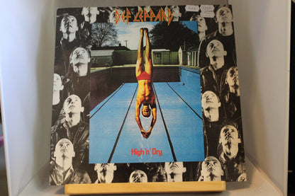 Def Leppard Highn dry lp - levy - Asadon AarteetLp - levyt