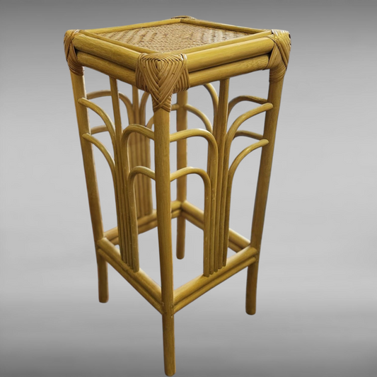 Rottinki kukkapöytä