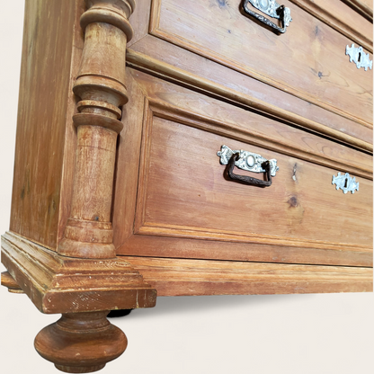 Lipasto/senkki vetolaatikoilla