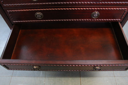 Kustavilaistyylinen lipasto