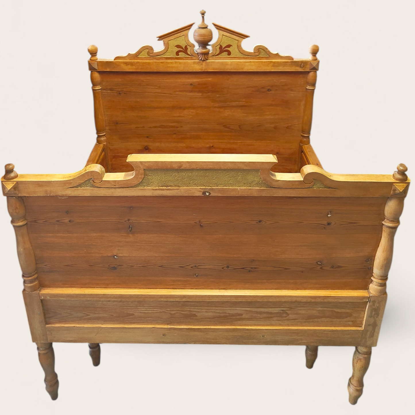 Jatkettava puinen sänky