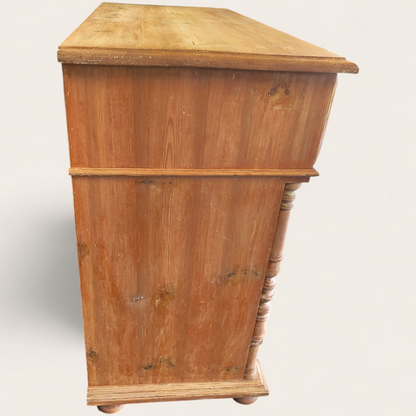 Lipasto/senkki vetolaatikoilla